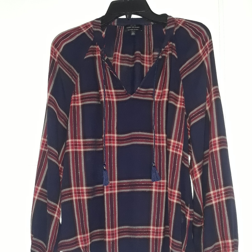 Blusa azul marino con lineas Rojas talla Large